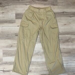 Uniqlo Women’s Cargo Pants - Yellow